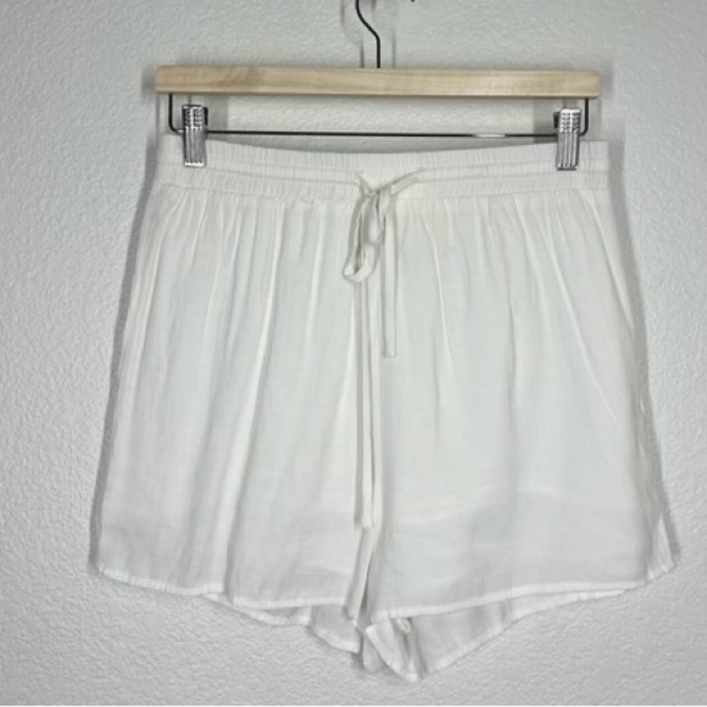 👸Princess Polly👸Women's White Shorts - Picture 3 of 7